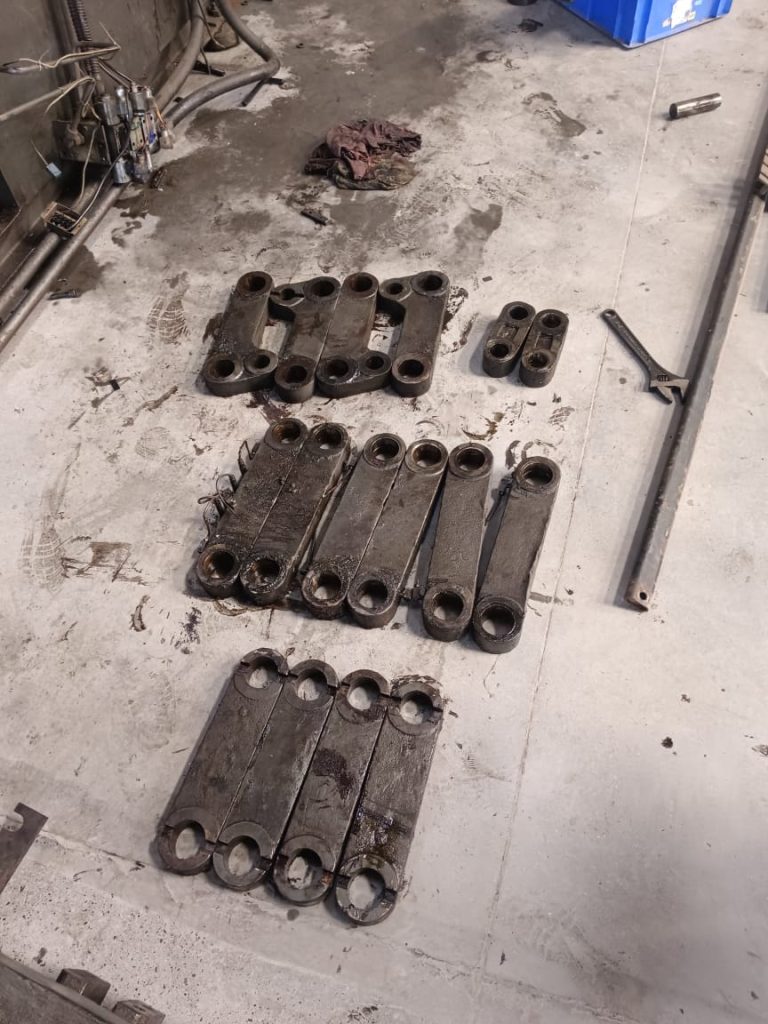 plastic molding machine spare parts replacement